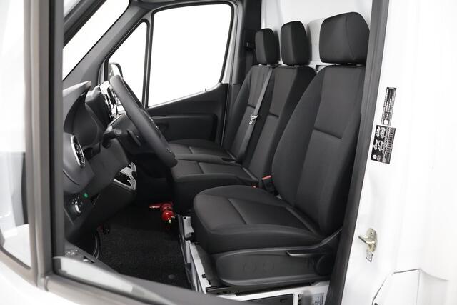 Mercedes-Benz SPRINTER 317 CDI Aut. | Bakwagen met DHollandia Laadklep | Zijdeur | NIEUW! | MBUX 10" | LED | Groot Navigatie | Airco | Cruise Control | Lederen Stuurwiel | Carplay / Android Auto