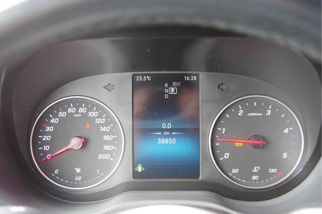 Mercedes-Benz SPRINTER 319 3.0 V6 CDI L2H2 AUT. LED, ADAPT. CRUISE, 3.5T TREKHAAK, 38.000KM! 360 CAMERA, MBUX 10.25'', CLIMA, STOELVERWARMING, STANDKACHEL