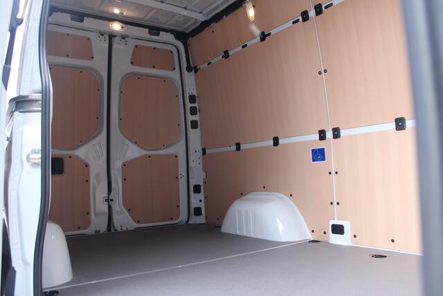 Mercedes-Benz SPRINTER 317CDI L2H2 Pro - Mbux 10 - 3.5t Trekhaak - Betimmering - Camera - Carplay - Bind spot - Cruise - Smartphone integratie - Rijklaar