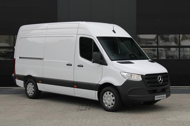 Mercedes-Benz SPRINTER 317CDI L2H2 Pro - Mbux 10 - 3.5t Trekhaak - Betimmering - Camera - Carplay - Bind spot - Cruise - Smartphone integratie - Rijklaar