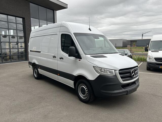 Mercedes-Benz SPRINTER 316 CDI L2 H2 3500KG Trekhaak / MBUX / Camera / Navigatie / Parkeersensoren / Airco / 270 Graden achterdeuren