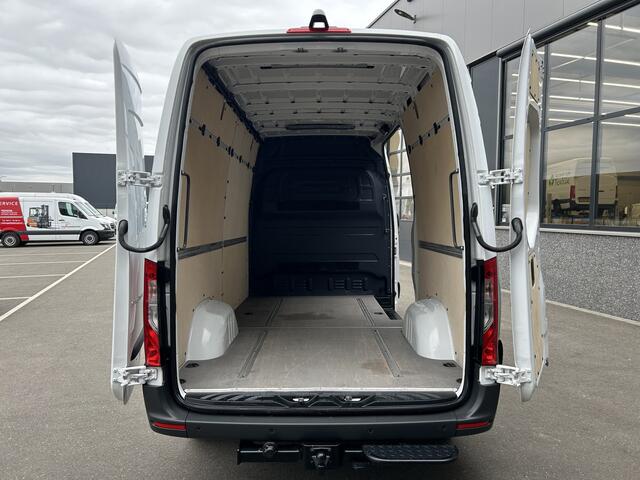 Mercedes-Benz SPRINTER 316 CDI L2 H2 3500KG Trekhaak / MBUX / Camera / Navigatie / Parkeersensoren / Airco / 270 Graden achterdeuren