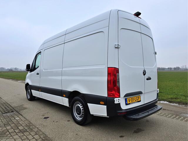 Mercedes-Benz SPRINTER 317 1.9 CDI L2 H2 RWD - AUTOMAAT - 170 Pk - Euro 6 - MBUX - ParkeerCamera - StoelVerwarming