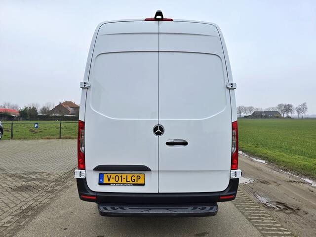 Mercedes-Benz SPRINTER 317 1.9 CDI L2 H2 RWD - AUTOMAAT - 170 Pk - Euro 6 - MBUX - ParkeerCamera - StoelVerwarming