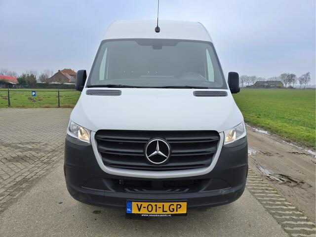 Mercedes-Benz SPRINTER 317 1.9 CDI L2 H2 RWD - AUTOMAAT - 170 Pk - Euro 6 - MBUX - ParkeerCamera - StoelVerwarming