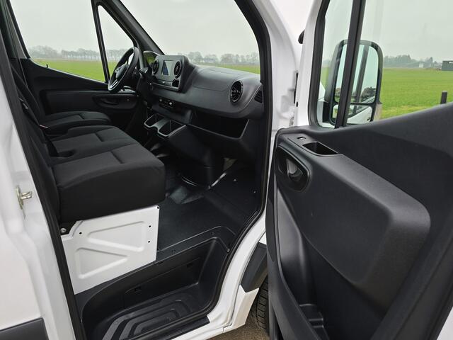 Mercedes-Benz SPRINTER 317 1.9 CDI L2 H2 RWD - AUTOMAAT - 170 Pk - Euro 6 - MBUX - ParkeerCamera - StoelVerwarming