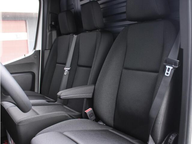 Mercedes-Benz SPRINTER 317 1.9 CDI L3H2 170PK AUT Trekhaak, achteruitrijcamera, navigatie, cruise control, bijrijdersbank