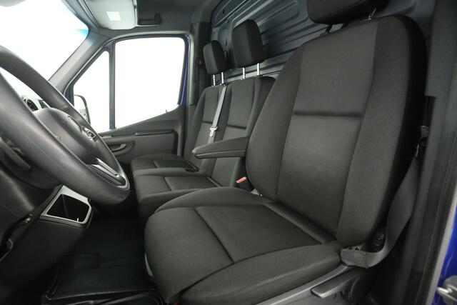 Mercedes-Benz SPRINTER 3.0 V6 319CDI L2H1 191PK 3000KG Trekgew. Trekhaak Automaat Dubbellucht Camera Carplay Cruise Airco Navi 3 Persoons Imperiaal