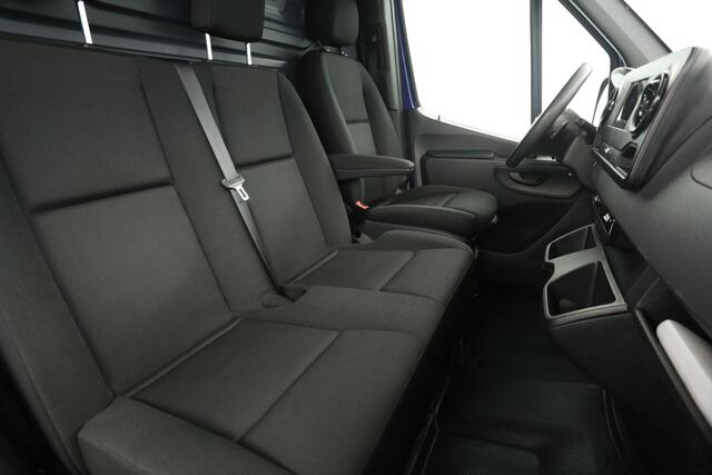 Mercedes-Benz SPRINTER 3.0 V6 319CDI L2H1 191PK 3000KG Trekgew. Trekhaak Automaat Dubbellucht Camera Carplay Cruise Airco Navi 3 Persoons Imperiaal