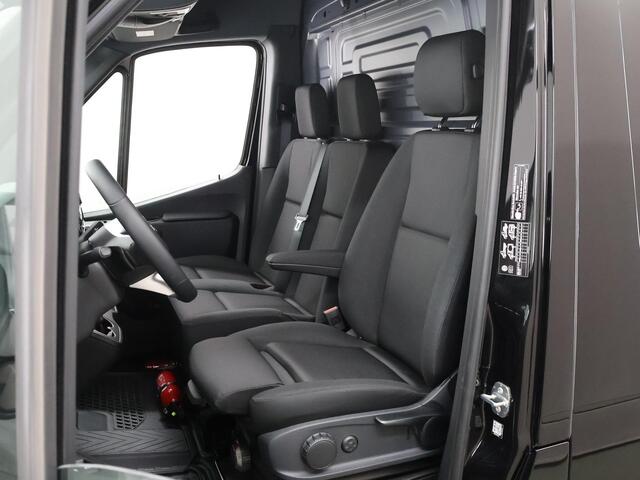 Mercedes-Benz SPRINTER 319 CDI L2 H2 Select | Aut. | EDITION | LM Velgen | Spoilerpakket | Treeplanken | Zonneklep | Keyless Go | Parkeercamera | Bluetooth | Airco | 3-zits | Led Koplampen | 3500 KG. AHW | NIEUW |