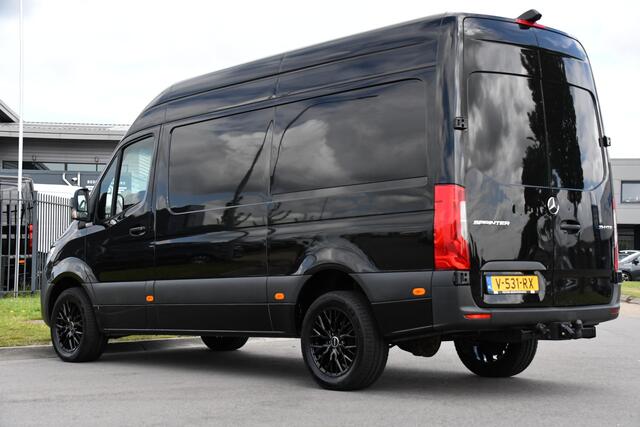 Mercedes-Benz SPRINTER 314 2.2 CDI L2H2 Black Edition Camera, Cruise, 3500KG Trekhaak, Carplay, Automaat, Mbux, 143PK, NAVI, Uniek!