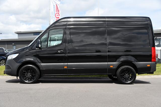 Mercedes-Benz SPRINTER 314 2.2 CDI L2H2 Black Edition Camera, Cruise, 3500KG Trekhaak, Carplay, Automaat, Mbux, 143PK, NAVI, Uniek!