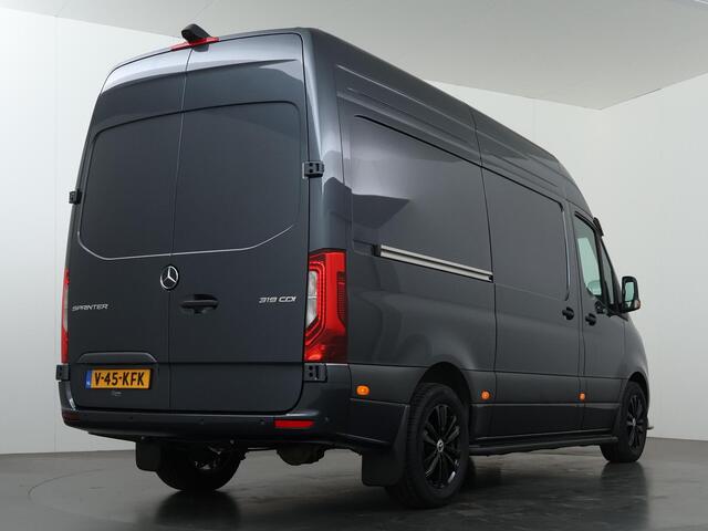 Mercedes-Benz SPRINTER 319 CDI L2 H2 Select | Aut. | EDITION | LM VELGEN | SPOILERPAKKET | TREEPLANKEN | ZONNEKLEP | Keyless Go | Parkeercamera | Bluetooth | Airco | 3-zits | Led Koplampen | 3500 KG. AHW | NIEUW |