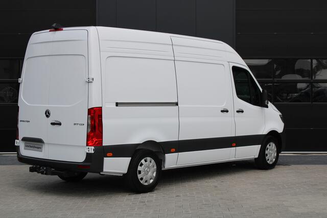 Mercedes-Benz SPRINTER 317CDI L2H2 Pro - 2x Schuifdeur - LED - Mbux 10 - 3.5t Trekhaak - Betimmering - Camera - Carplay - Bind spot - Cruise - Smartphone integratie - Rijklaar