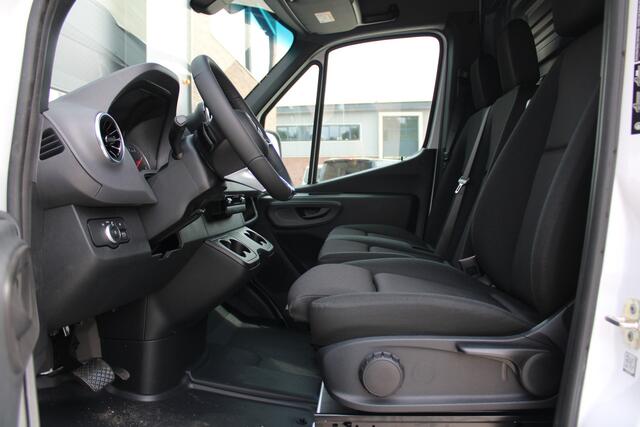 Mercedes-Benz SPRINTER 317CDI L2H2 Pro - 2x Schuifdeur - LED - Mbux 10 - 3.5t Trekhaak - Betimmering - Camera - Carplay - Bind spot - Cruise - Smartphone integratie - Rijklaar