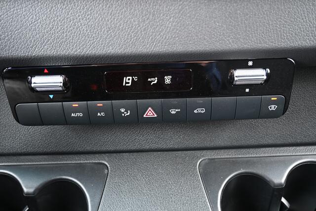 Mercedes-Benz SPRINTER 319 CDI L3H2 Vele opties 3500 kg Trekhaak, MBUX 10.25, Distronic, LED