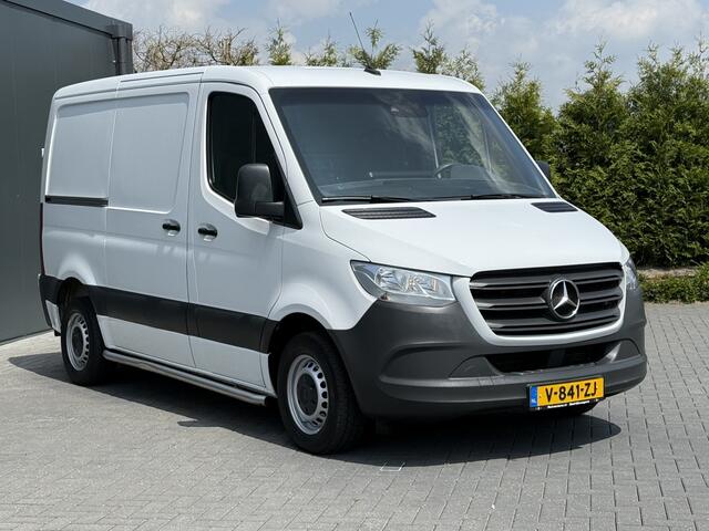 Mercedes-Benz SPRINTER 211 CDI / AUTOMAAT / L1H1 / TREKHAAK / INRICHTING / CAMERA / AIRCO / 1e EIG.