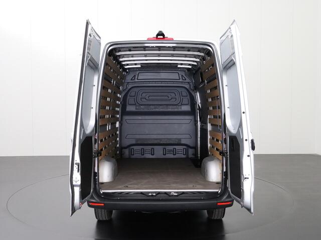 Mercedes-Benz SPRINTER 315CDI 9G-Tronic Automaat L2H2 | 3500Kg TG | Camera | Airco | Cruise | Betimmering | 3-Persoons