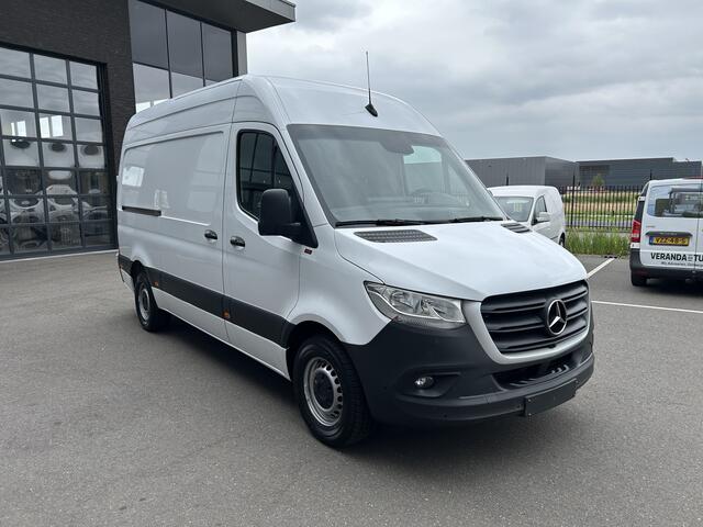 Mercedes-Benz SPRINTER 319 CDI L2 H2 3.0 V6 / 3500KG Trekhaak / 360 Camera / MBUX / Navigatie / Cruise control / Airco / 270 Graden achterdeuren