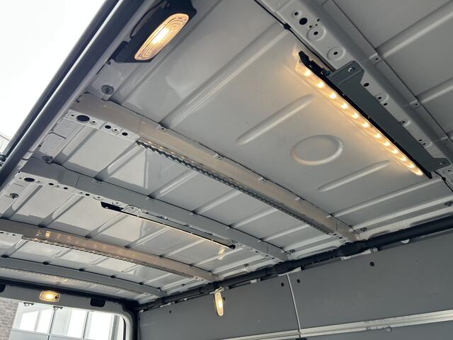 Mercedes-Benz SPRINTER 319 CDI L2 H2 3.0 V6 / 3500KG Trekhaak / 360 Camera / MBUX / Navigatie / Cruise control / Airco / 270 Graden achterdeuren