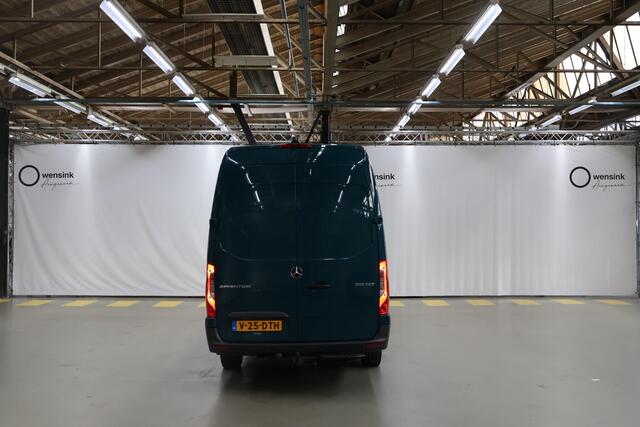 Mercedes-Benz SPRINTER 315 CDI Aut. | L3 H2 | Navigatie | 2 Comfortstoelen op draaiplateau | Parkeercamera | Multifunctioneel stuurwiel | Cruise Control | Trekhaak met Opstap | Dodehoekassistent | Certified