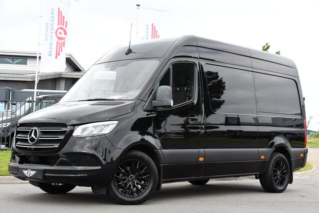Mercedes-Benz SPRINTER 319 V6 3.0 CDI L2H2 Black Edition 360 Camera, Cruise, 3500KG Trekhaak, Carplay, 10,5" Mbux, 190PK, Automaat, LED, Stoelverwarming, Uniek!