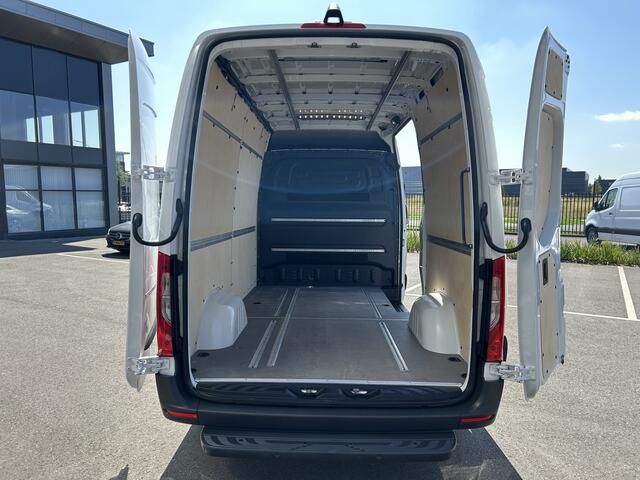 Mercedes-Benz SPRINTER 314 CDI RWD L2 H2 MBUX / 360 Camera / Navigatie / Airco / Parkeersensoren / 270 Graden achterdeuren