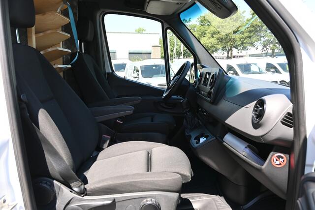 Mercedes-Benz SPRINTER 317 CDI L2H2 2800 kg trekhaak, MBUX navigatie met camera, Geveerde stoelen