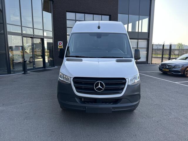 Mercedes-Benz SPRINTER 317 CDI L2 H2 Automaat / MBUX / Navigatie / Camera / Parkeersensoren / Cruise control / Airco / 270 Graden achterdeuren