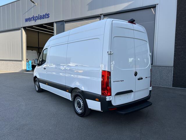 Mercedes-Benz SPRINTER 317 CDI L2 H2 Automaat / MBUX / Navigatie / Camera / Parkeersensoren / Cruise control / Airco / 270 Graden achterdeuren
