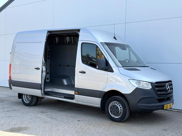 Mercedes-Benz SPRINTER 516 2.2 CDI L2H2 Dubbellucht Dubbele Schuif Climate Control Carplay Stoelverwarming Parkeersensoren voor achter