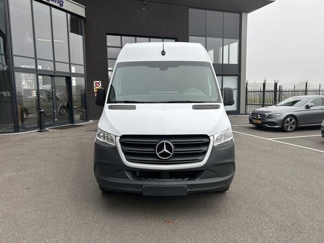 Mercedes-Benz SPRINTER 317 CDI L2 H2 MBUX / Navigatie / Camera / Parkeersensoren / Cruise control / Airco / 270 Graden achterdeuren