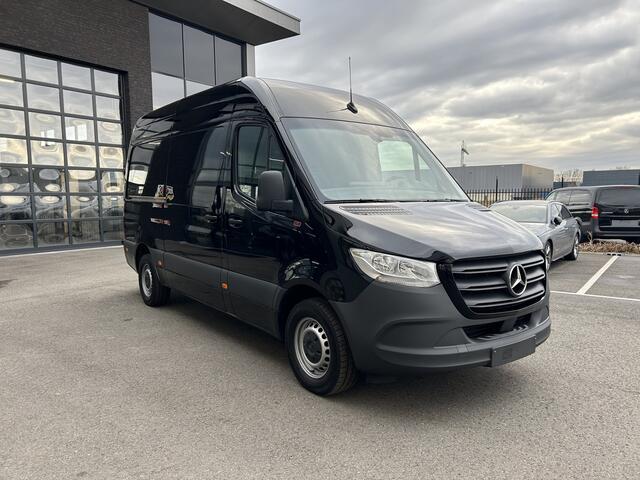 Mercedes-Benz SPRINTER 317 CDI L2 H2 Automaat / MBUX / Camera / Carplay navigatie / Cruise control / Airco / 270 Graden achterdeuren