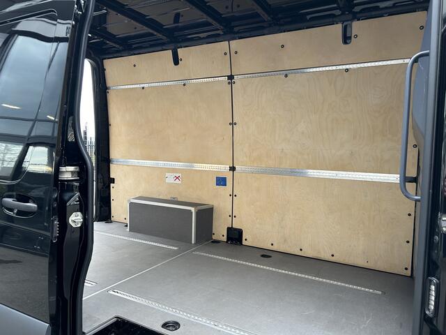 Mercedes-Benz SPRINTER 317 CDI L2 H2 Automaat / MBUX / Camera / Carplay navigatie / Cruise control / Airco / 270 Graden achterdeuren