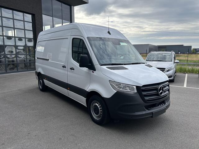 Mercedes-Benz SPRINTER 314 CDI L2 H2 Trekhaak / MBUX / Navigatie / Camera / Parkeersensoren / Airco / 270 Graden achterdeuren