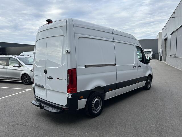Mercedes-Benz SPRINTER 314 CDI L2 H2 Trekhaak / MBUX / Navigatie / Camera / Parkeersensoren / Airco / 270 Graden achterdeuren