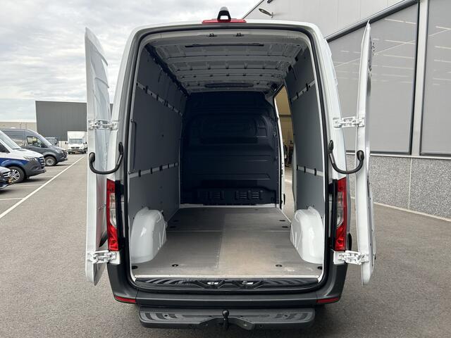 Mercedes-Benz SPRINTER 314 CDI L2 H2 Trekhaak / MBUX / Navigatie / Camera / Parkeersensoren / Airco / 270 Graden achterdeuren