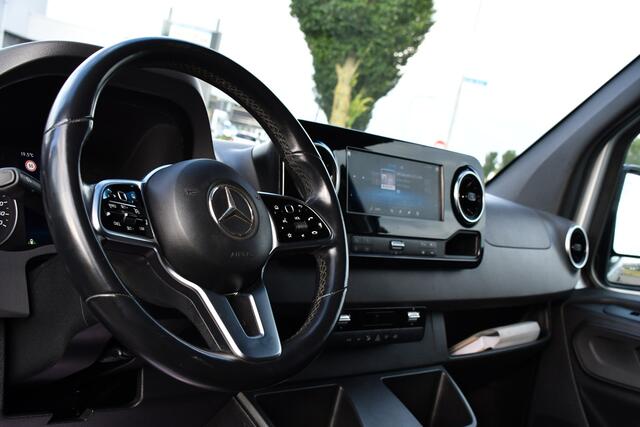 Mercedes-Benz SPRINTER 319 3.0 CDI L2H2 PB Edition Camera, Cruise, Carplay, 3500kg Trekhaak, 10,5'' Mbux, LED, Stoelverwarming, 360 Sensoren, Uniek!