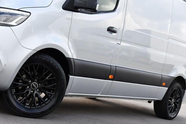 Mercedes-Benz SPRINTER 319 3.0 CDI L2H2 PB Edition Camera, Cruise, Carplay, 3500kg Trekhaak, 10,5'' Mbux, LED, Stoelverwarming, 360 Sensoren, Uniek!