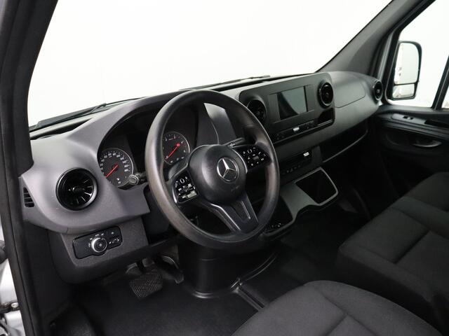 Mercedes-Benz SPRINTER 317CDI 9G-Tronic Automaat L2H2 | 3500Kg Trekhaak | Navigatie | Camera | Airo | Cruise | 3-Persoons