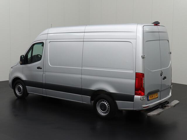 Mercedes-Benz SPRINTER 317CDI 9G-Tronic Automaat L2H2 | 3500Kg Trekhaak | Navigatie | Camera | Airo | Cruise | 3-Persoons