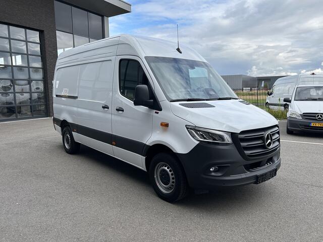 Mercedes-Benz SPRINTER 317 CDI L2 H2 PRO / LED / MBUX 10.25 / Navigatie / Camera / Parkeersensoren / Cruise control / Airco / 270 Graden achterdeuren
