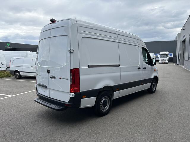 Mercedes-Benz SPRINTER 317 CDI L2 H2 PRO / LED / MBUX 10.25 / Navigatie / Camera / Parkeersensoren / Cruise control / Airco / 270 Graden achterdeuren