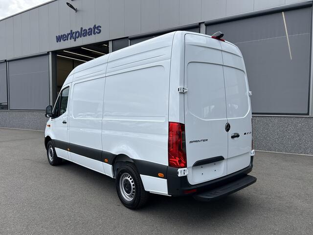 Mercedes-Benz SPRINTER 317 CDI L2 H2 PRO / LED / MBUX 10.25 / Navigatie / Camera / Parkeersensoren / Cruise control / Airco / 270 Graden achterdeuren