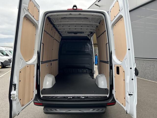 Mercedes-Benz SPRINTER 317 CDI L2 H2 PRO / LED / MBUX 10.25 / Navigatie / Camera / Parkeersensoren / Cruise control / Airco / 270 Graden achterdeuren