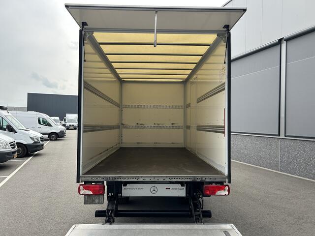 Mercedes-Benz SPRINTER 516 CDI Bakwagen / Laadklep / Zijdeur / MBUX / Camera / Navigatie / Airco