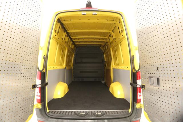 Mercedes-Benz SPRINTER 319 3.0 CDI 366 V6 L2H2 191PK | 3500kg Trekgew. | Automaat Airco Camera Cruise Navigatie Trekhaak