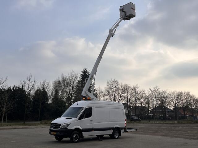 Mercedes-Benz SPRINTER 516 160pk Hoogwerker 13 meter Euro 6 Pto Omvormer Verkeersbord Bedieningspaneel Kastinrichting Airco Cruise control Tachograaf Steunpoten Telefoonverbinding