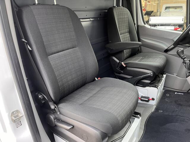 Mercedes-Benz SPRINTER 516 160pk Hoogwerker 13 meter Euro 6 Pto Omvormer Verkeersbord Bedieningspaneel Kastinrichting Airco Cruise control Tachograaf Steunpoten Telefoonverbinding
