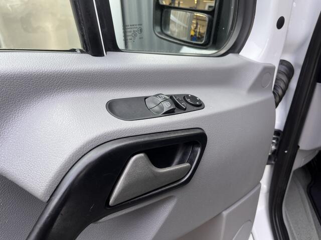 Mercedes-Benz SPRINTER 516 160pk Hoogwerker 13 meter Euro 6 Pto Omvormer Verkeersbord Bedieningspaneel Kastinrichting Airco Cruise control Tachograaf Steunpoten Telefoonverbinding